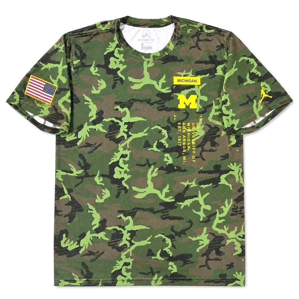 Nike DriFit Michigan Wolverines Military Appreciation Camo  Small Mens Shirt